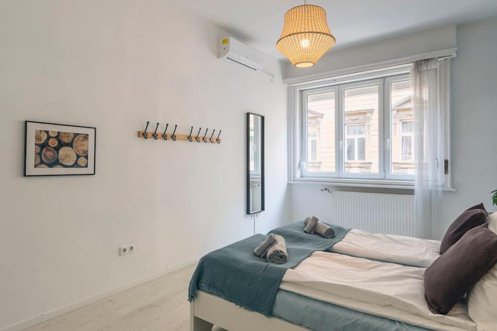 Center Apartment, Style, Best Location, Ac, Balcony Budapest Esterno foto